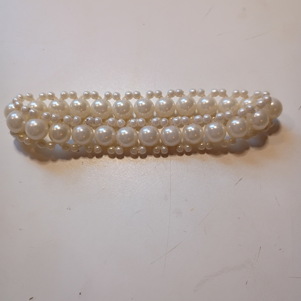 Vintage Avon Faux Pearl Necklace and Bracelet Set - Picture 3 of 10